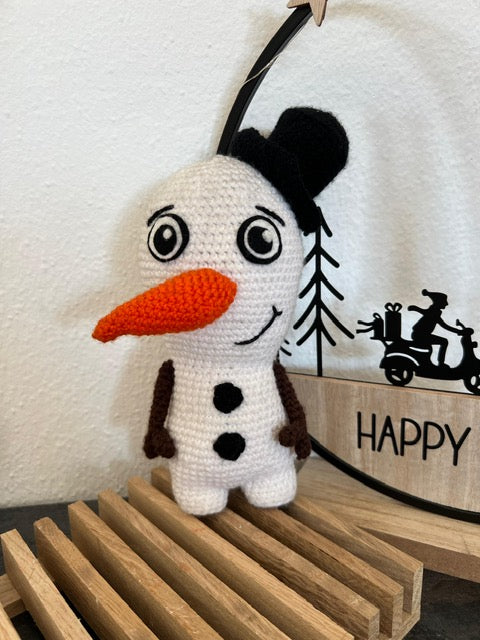 Häkelanleitung  aus der Form geratenen Schneemann